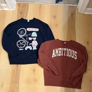 Old Navy Set of 2 Boys Crewnecks- Like new